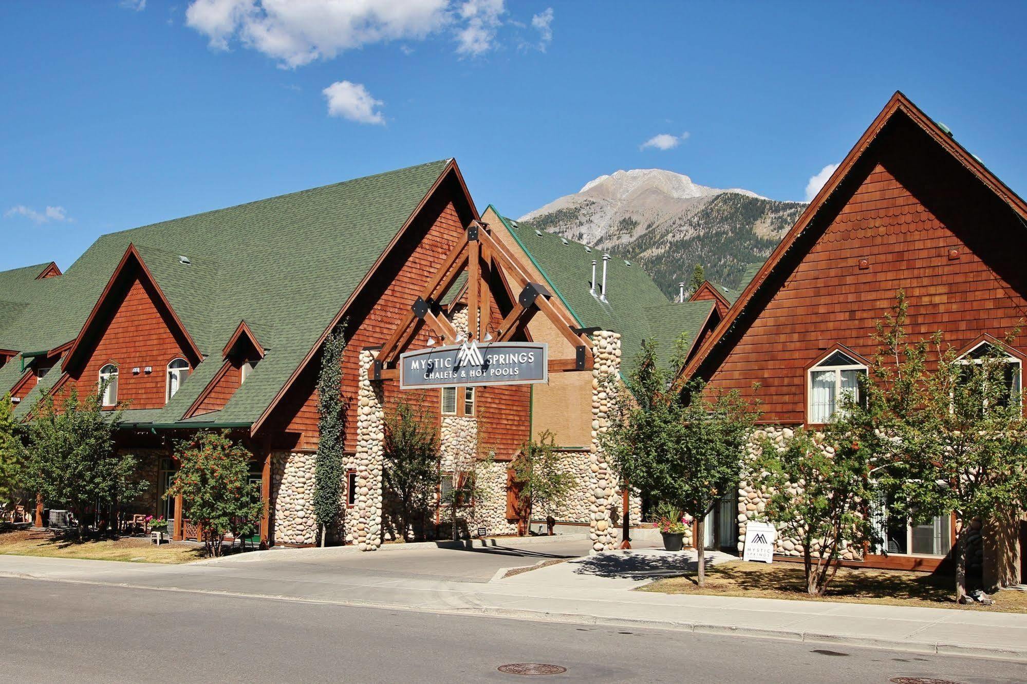 Mystic Springs Chalets & Hot Pools Canmore Exterior foto